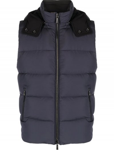 Gilet with removable hood