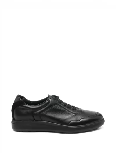 Leather sneakers